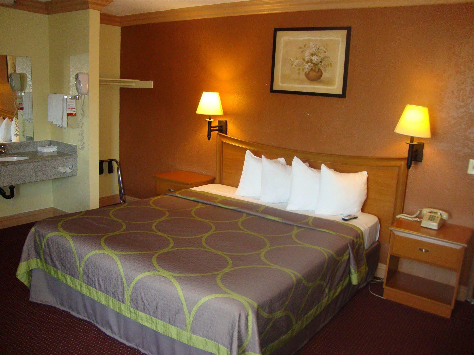 Motel Super 8 By Wyndham